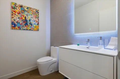 559 East 50th Street Chicago IL 60615