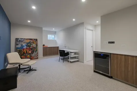 559 East 50th Street Chicago IL 60615