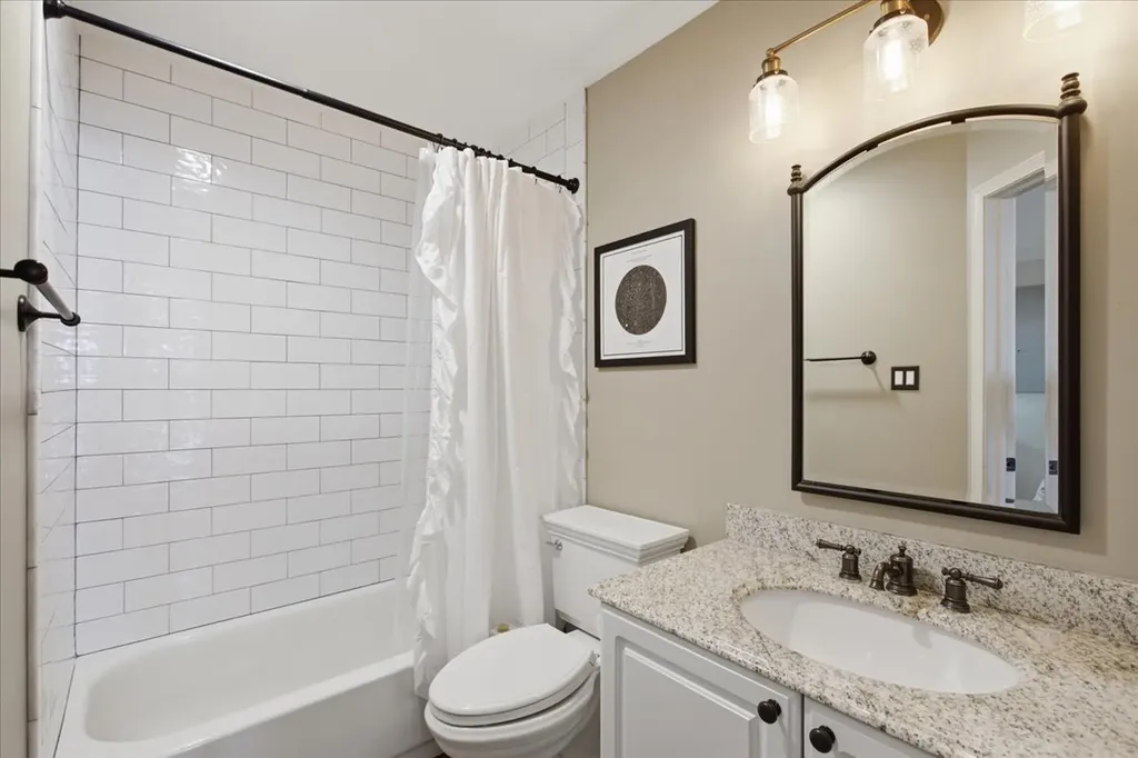 2901 North Wolcott Avenue Chicago IL 60657