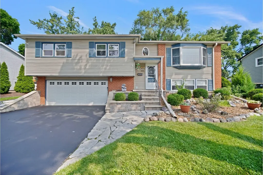 2538 Willow Avenue Woodridge IL 60517