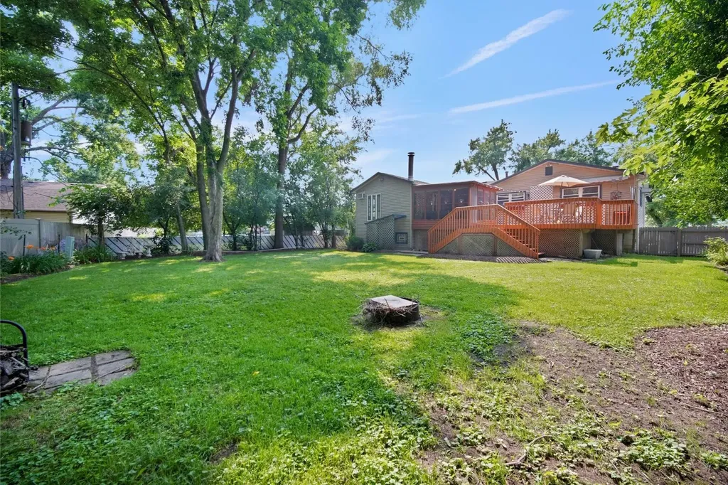 2538 Willow Avenue Woodridge IL 60517