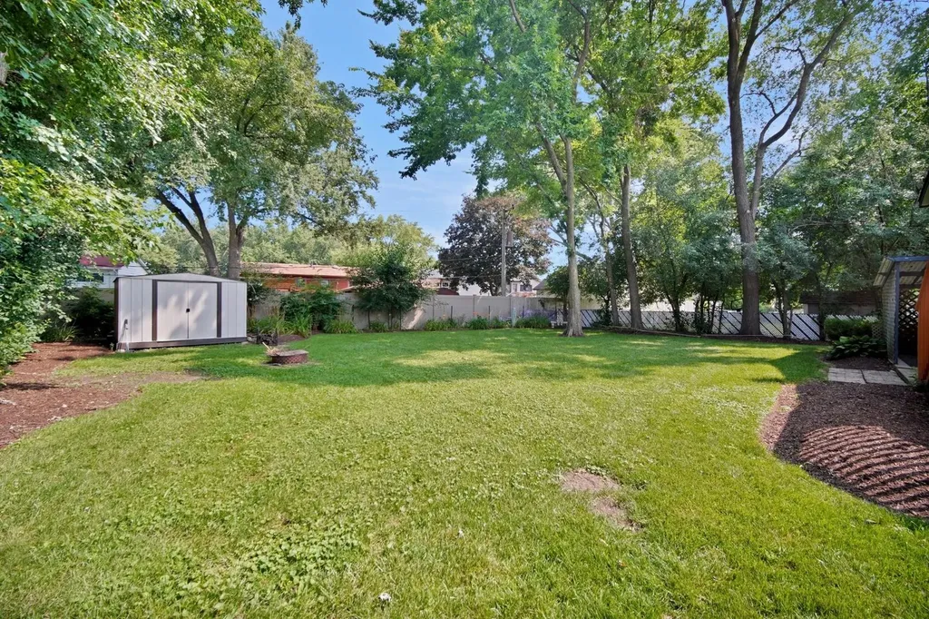2538 Willow Avenue Woodridge IL 60517