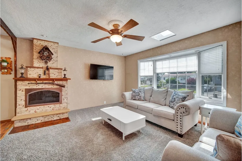 2538 Willow Avenue Woodridge IL 60517