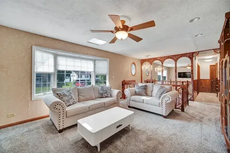 2538 Willow Avenue Woodridge IL 60517
