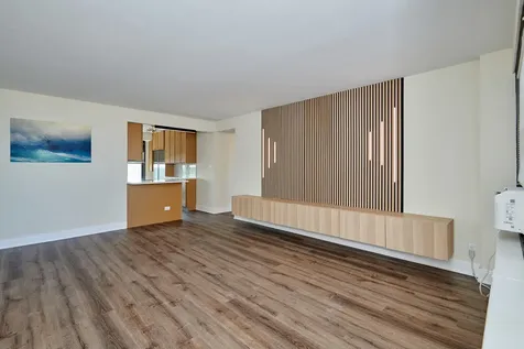 6118 North Sheridan Road Chicago IL 60660