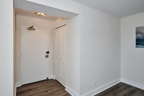 6118 North Sheridan Road Chicago IL 60660