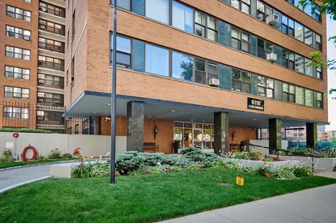 6118 North Sheridan Road Chicago IL 60660