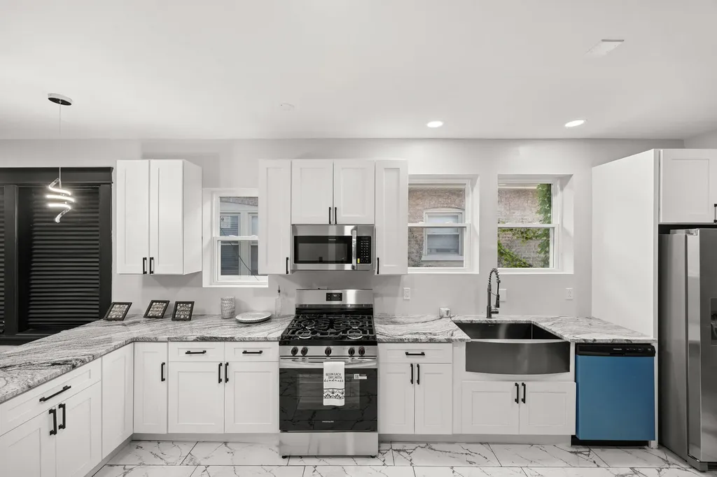8251 South Carpenter Street Chicago IL 60620