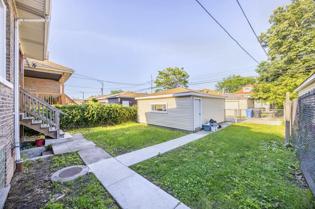 8251 South Carpenter Street Chicago IL 60620