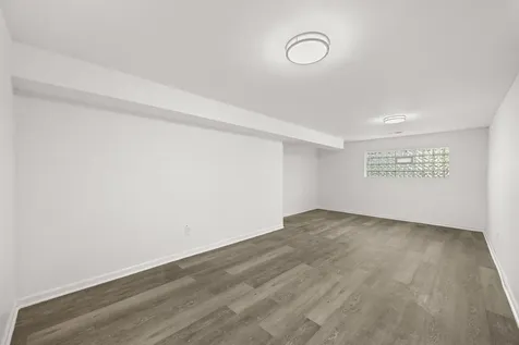 8251 South Carpenter Street Chicago IL 60620