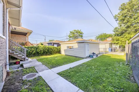 8251 South Carpenter Street Chicago IL 60620