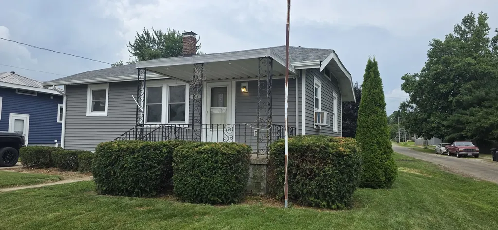 302 North 16th Street Charleston IL 61920