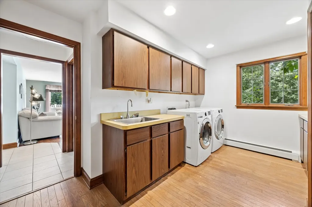 6418 Big Bear Court Indian Head Park IL 60525