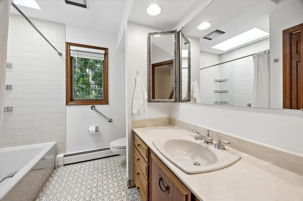 6418 Big Bear Court Indian Head Park IL 60525