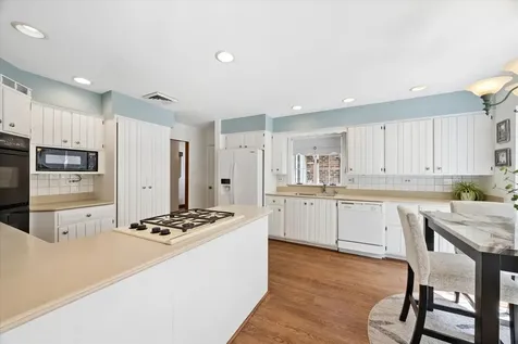 6418 Big Bear Court Indian Head Park IL 60525