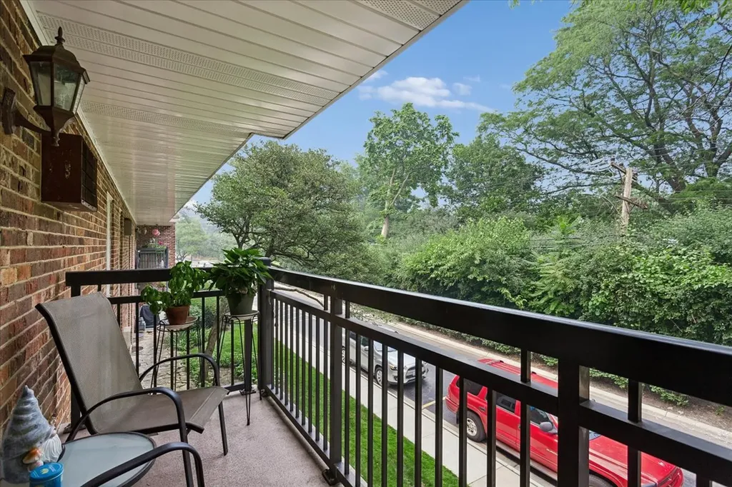 4043 Saratoga Avenue Downers Grove IL 60515