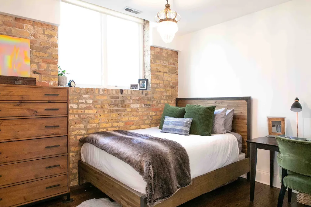 1547 North Leavitt Street Chicago IL 60622