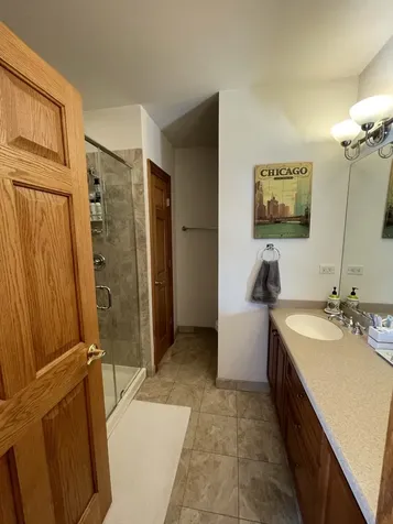 4051 North Kenmore Avenue Chicago IL 60613
