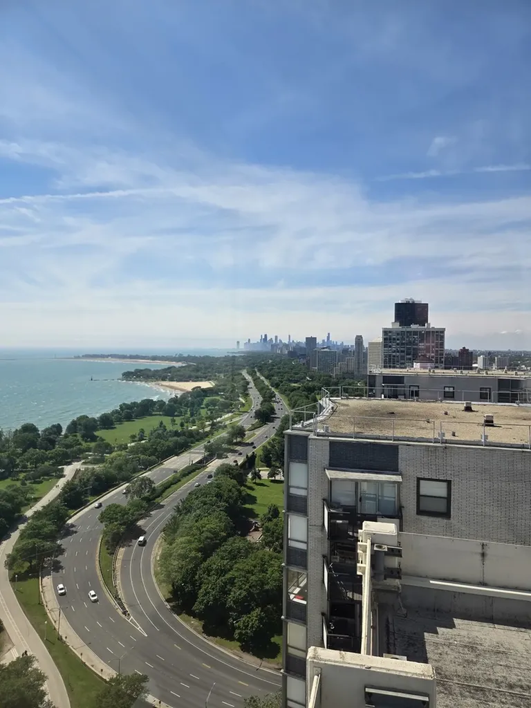 5733 North Sheridan Road Chicago IL 60660