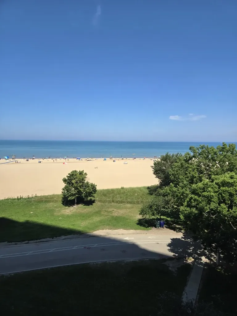 5733 North Sheridan Road Chicago IL 60660