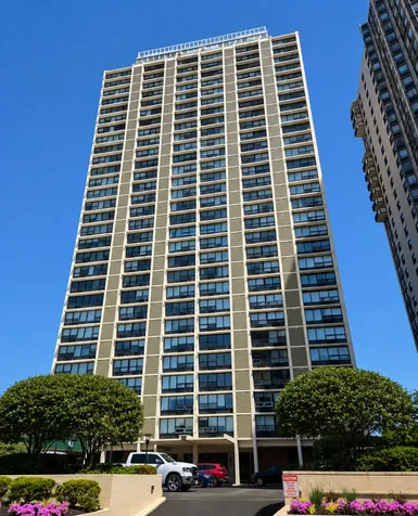 5733 North Sheridan Road Chicago IL 60660