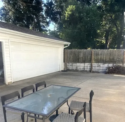 1922 Elmwood Drive W Quincy IL 62301