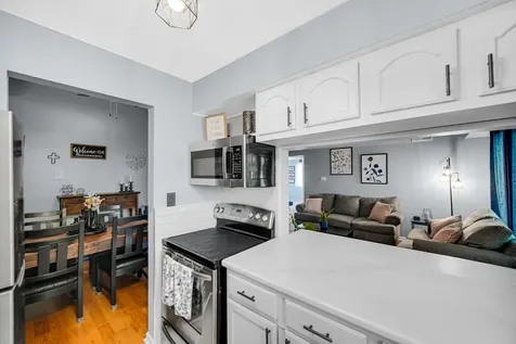 13913 James Drive Crestwood IL 60418