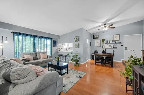 13913 James Drive Crestwood IL 60418