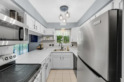 13913 James Drive Crestwood IL 60418