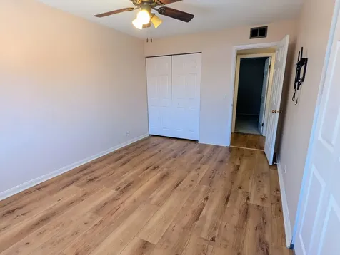 1 Oak Meadow Court Streamwood IL 60107