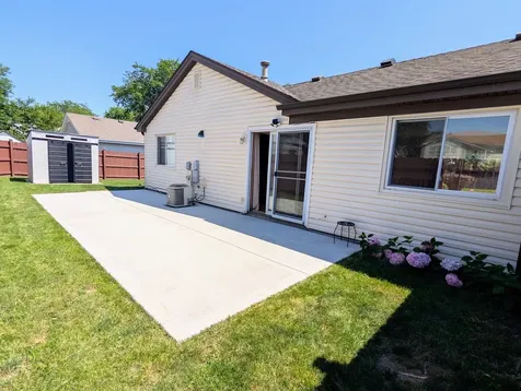 1 Oak Meadow Court Streamwood IL 60107