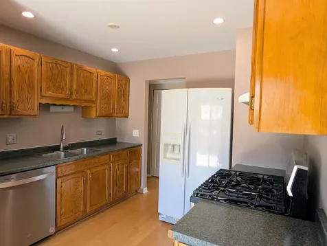 1 Oak Meadow Court Streamwood IL 60107