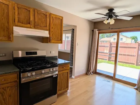 1 Oak Meadow Court Streamwood IL 60107