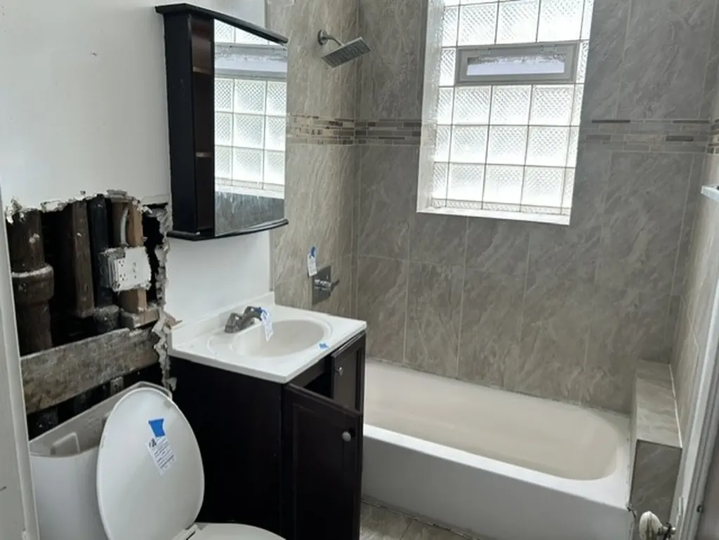 7648 South Luella Avenue Chicago IL 60649
