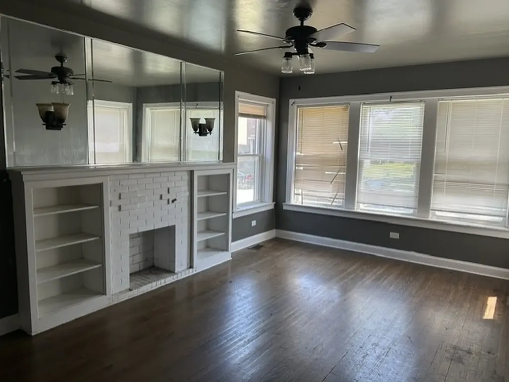 7648 South Luella Avenue Chicago IL 60649