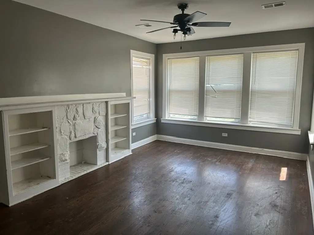 7648 South Luella Avenue Chicago IL 60649