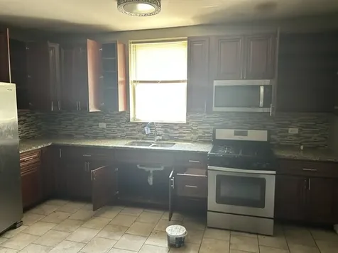 7648 South Luella Avenue Chicago IL 60649