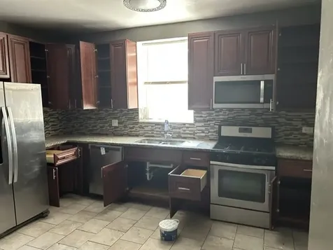 7648 South Luella Avenue Chicago IL 60649