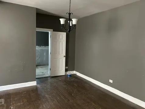 7648 South Luella Avenue Chicago IL 60649