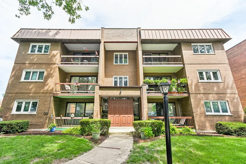 9619 Kedvale Avenue Oak Lawn IL 60453