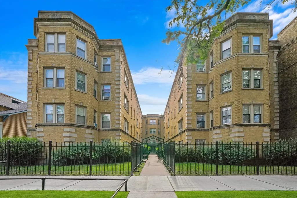 4831 North Springfield Avenue Chicago IL 60625