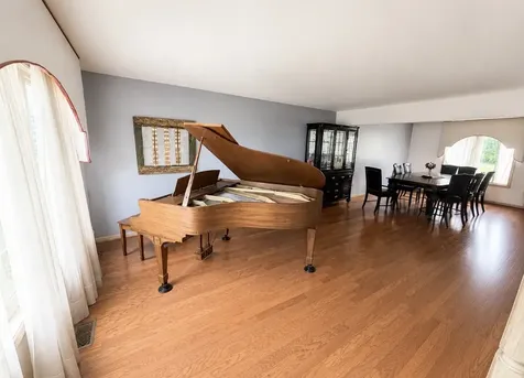 637 Primrose Lane Matteson IL 60443