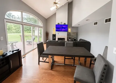 637 Primrose Lane Matteson IL 60443