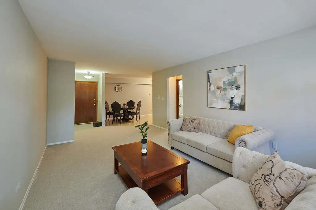 8541 Lotus Avenue Skokie IL 60077