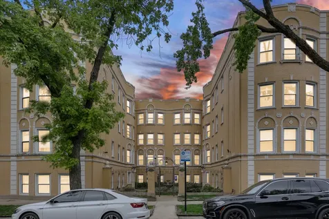 7401 North Hoyne Avenue Chicago IL 60645