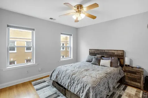7401 North Hoyne Avenue Chicago IL 60645