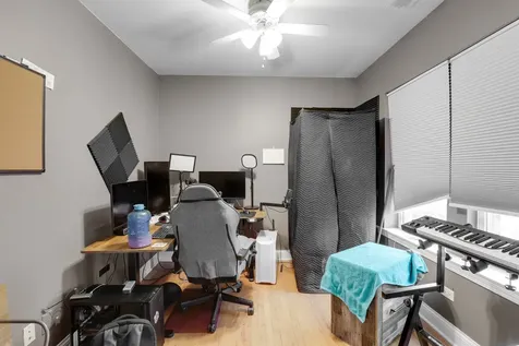 7401 North Hoyne Avenue Chicago IL 60645