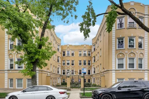 7401 North Hoyne Avenue Chicago IL 60645