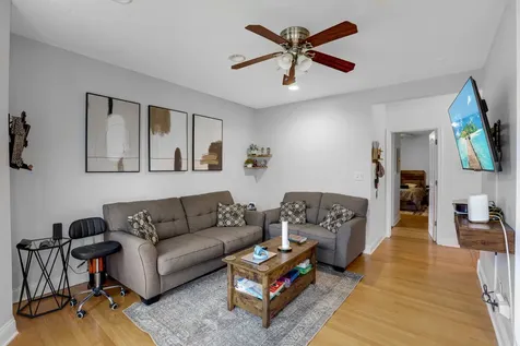 7401 North Hoyne Avenue Chicago IL 60645