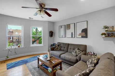 7401 North Hoyne Avenue Chicago IL 60645